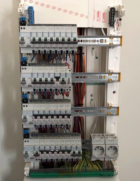 Elec 84 pose tableau électrique